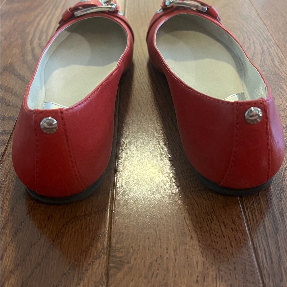 MICHAEL Michael Kors Chili Calder Ballet Flats with Silver Buckles, size 8.5 - Picture 3 of 8